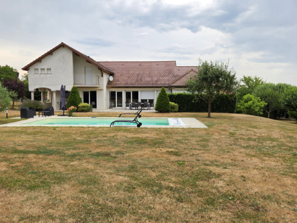 Cussey sur l ognon – Villa – 274m²